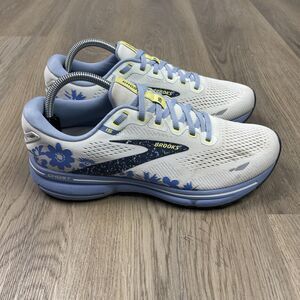 Brooks Ghost 15 Shoes Womens Size 10 White Blue Floral Running Sneakers